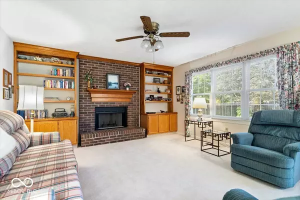 6416 Robinsrock LN, Indianapolis, IN 46268