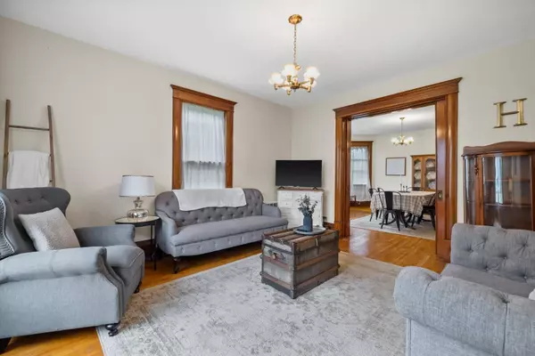 10207 Main Street, Hebron, IL 60034