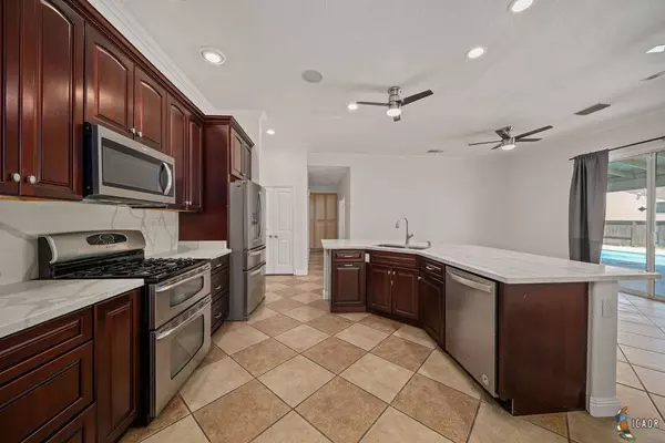 926 S Chaparral Dr, El Centro, CA 92243