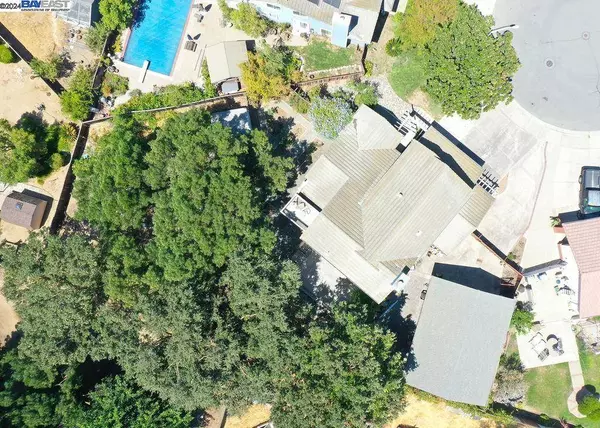 121 Meadow Ct, Oakley, CA 94561