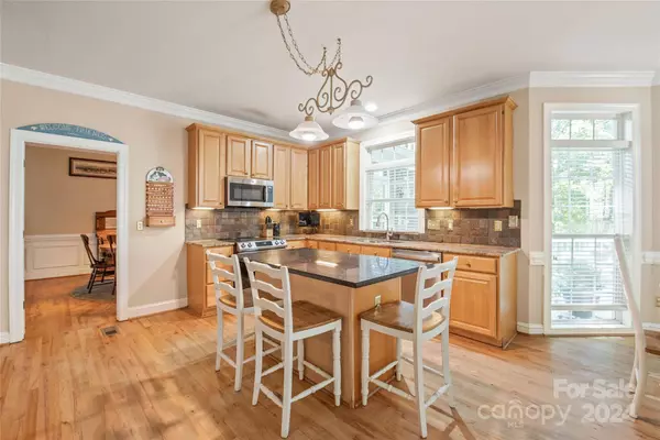 6120 Abergele LN, Matthews, NC 28104