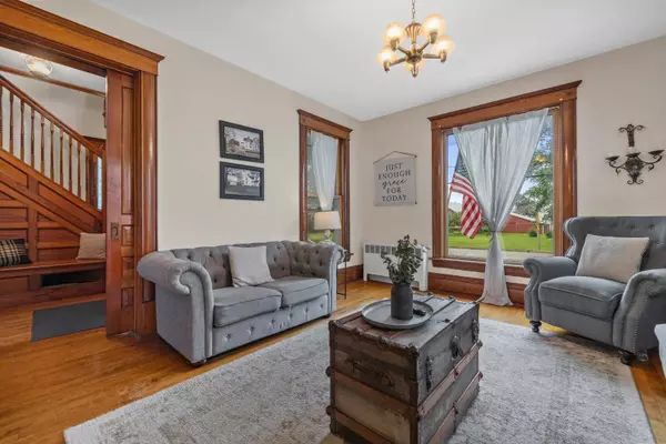 10207 Main Street, Hebron, IL 60034