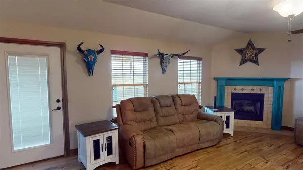 104 NW 6th Ave, Sterling, OK 73567