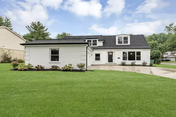 1311 W White Oak ST, Arlington Heights, IL 60005