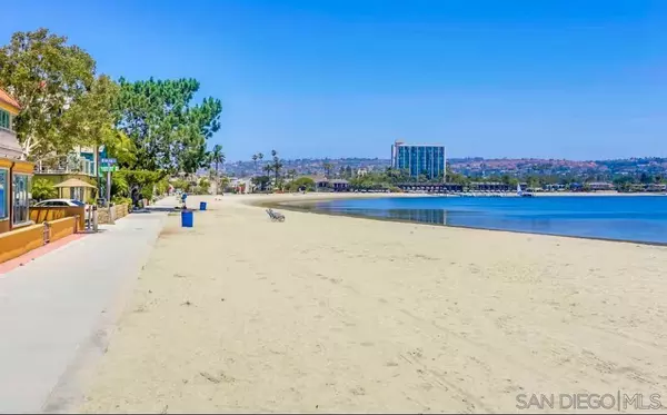 833 Rockaway Ct, San Diego, CA 92109