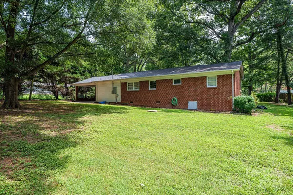 1713 Dale ST, Newton, NC 28658