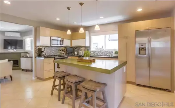 833 Rockaway Ct, San Diego, CA 92109