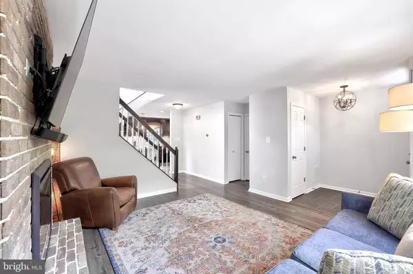 45616 WHITCOMB SQ, Sterling, VA 20166