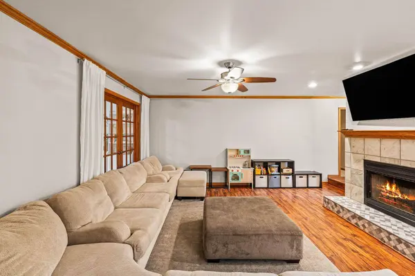 4821 S 90th St, Greenfield, WI 53228