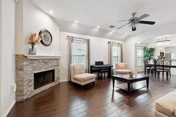 1815 Rock Ridge DR, Houston, TX 77049