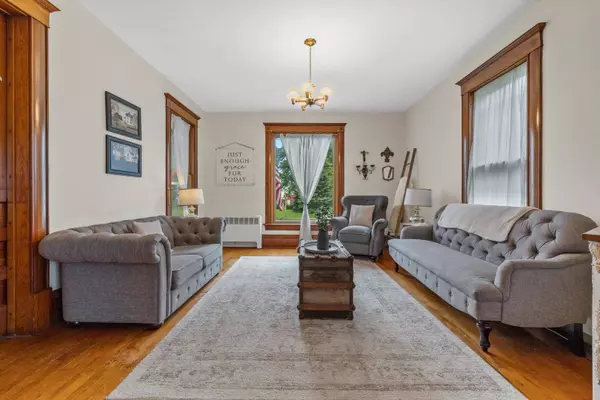 10207 Main Street, Hebron, IL 60034