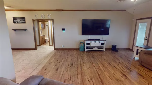 104 NW 6th Ave, Sterling, OK 73567