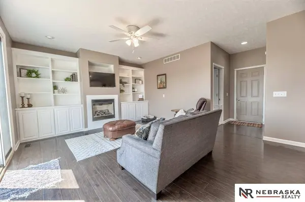 7413 S 169th Street, Omaha, NE 68136