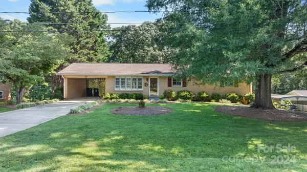 3434 38th Street DR NE, Hickory, NC 28601