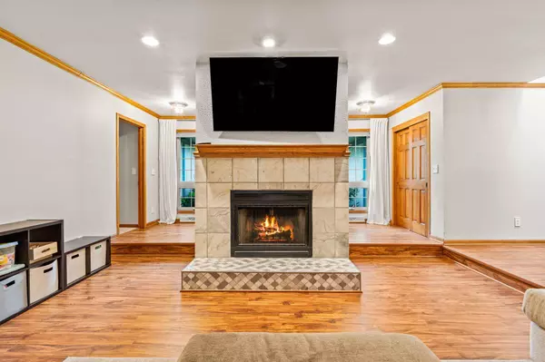 4821 S 90th St, Greenfield, WI 53228