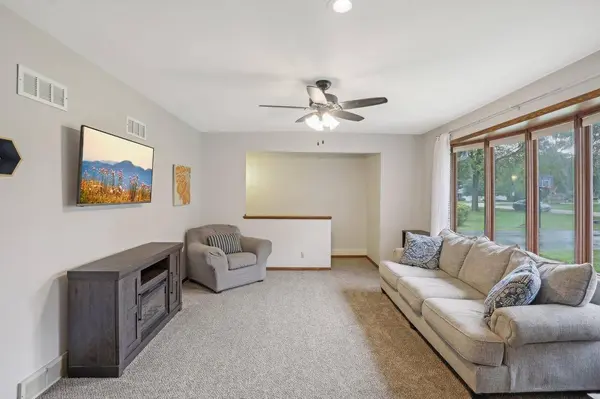 4533 Oak Springs Circle, Deforest, WI 53532