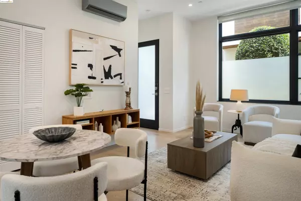 1186 66Th St, Oakland, CA 94608