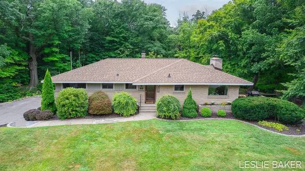 104 Country Club Road, Holland, MI 49423