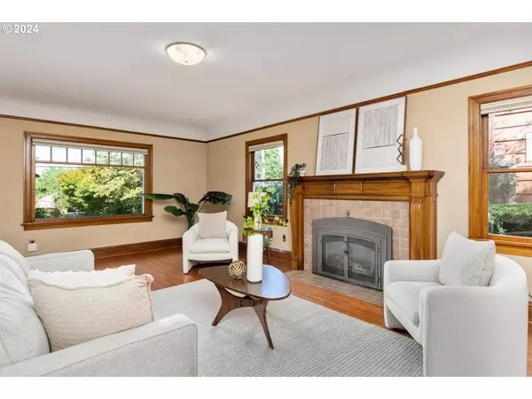 1714 SE 57TH AVE, Portland, OR 97215