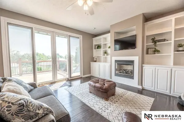 7413 S 169th Street, Omaha, NE 68136