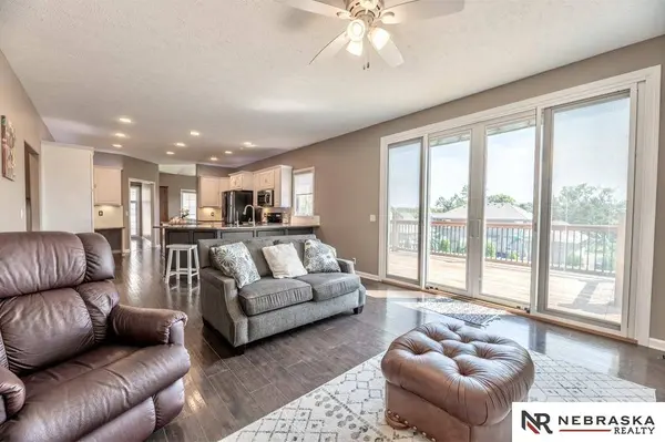 7413 S 169th Street, Omaha, NE 68136