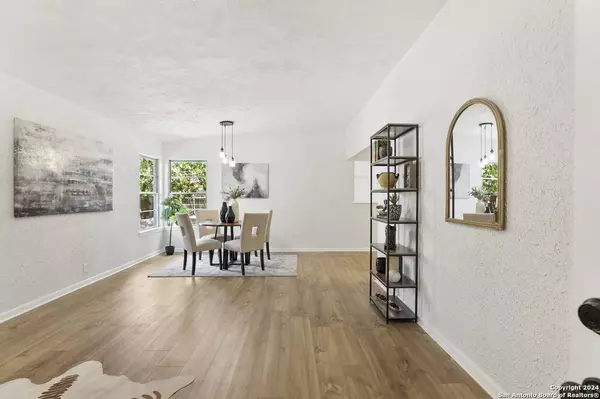 107 Teakwood Ln, San Antonio, TX 78216-6823