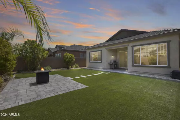 10044 E NICHOLS Avenue, Mesa, AZ 85209