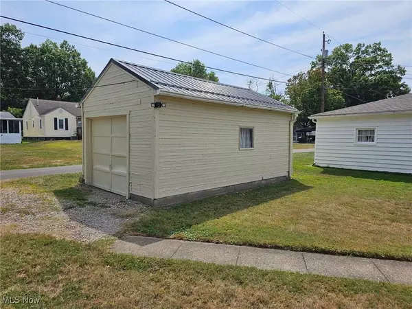 2120 Marion AVE, Zanesville, OH 43701