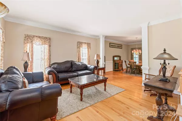 6120 Abergele LN, Matthews, NC 28104