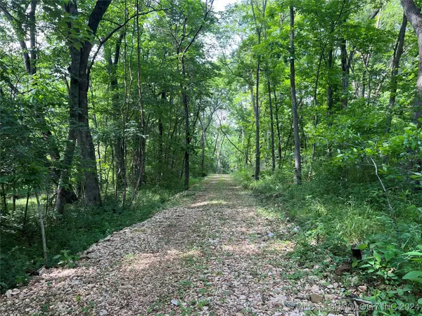 S 4719 RD, Stilwell, OK 74960