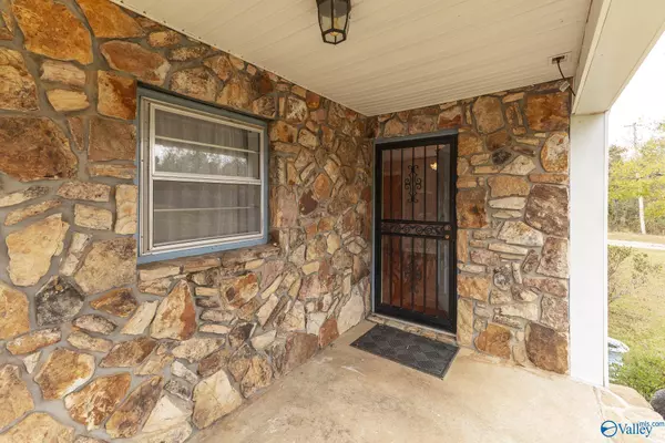 232 Kenny Clay Road, Somerville, AL 35670