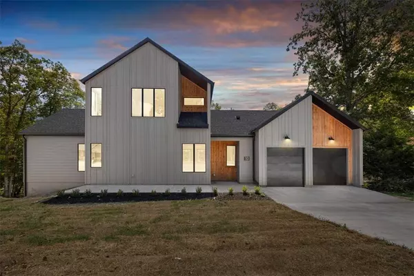 10 Pembroke Ln, Bella Vista, AR 72715