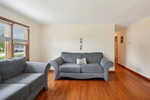 6405 W 85th PL, Burbank, IL 60459