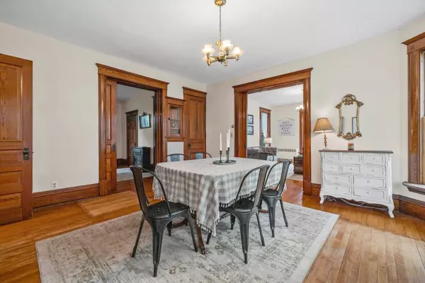 10207 Main Street, Hebron, IL 60034