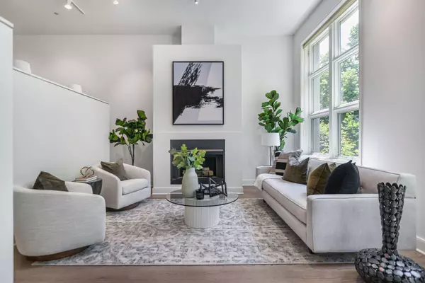 421 E North Water ST, Chicago, IL 60611