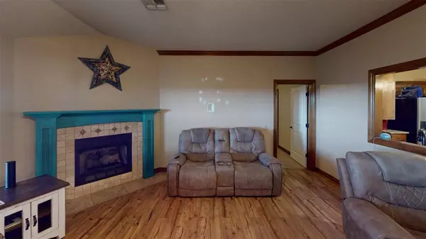 104 NW 6th Ave, Sterling, OK 73567