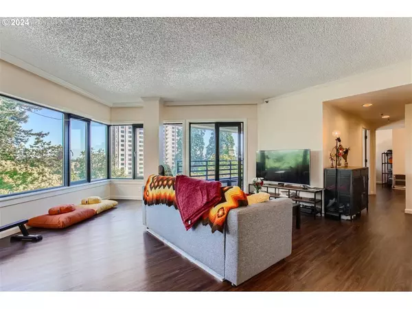 2245 SW PARK PL #3A, Portland, OR 97205