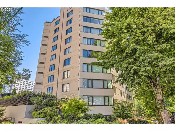 2245 SW PARK PL #3A, Portland, OR 97205