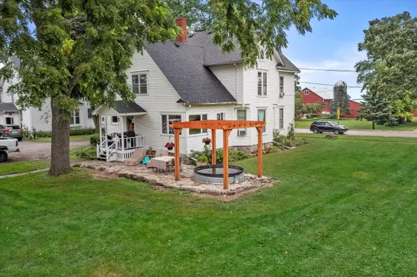 10207 Main Street, Hebron, IL 60034