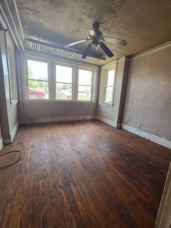 10618 S Ewing AVE, Chicago, IL 60617