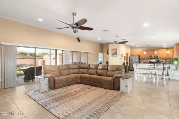 4101 E Camino De La Colina, Tucson, AZ 85711