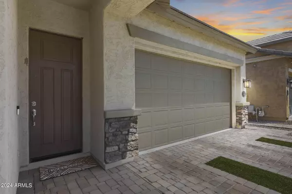 10044 E NICHOLS Avenue, Mesa, AZ 85209