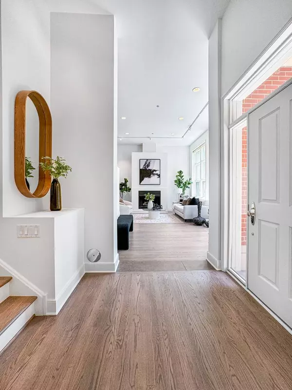 421 E North Water ST, Chicago, IL 60611