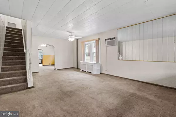 2822 W 10TH ST, Chester, PA 19013