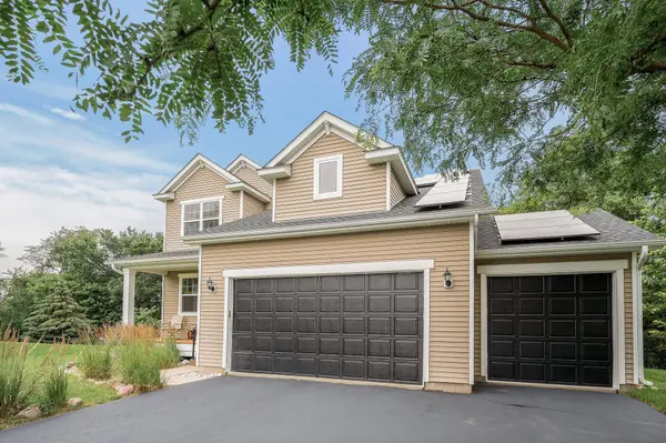 6780 Oakridge CT, Shakopee, MN 55379