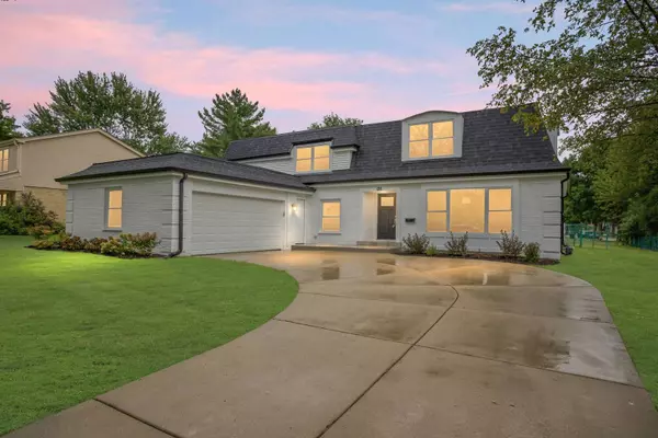 1311 W White Oak ST, Arlington Heights, IL 60005