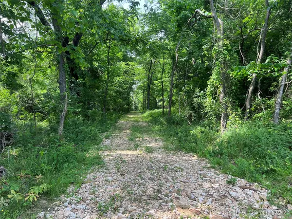 S 4719 RD, Stilwell, OK 74960