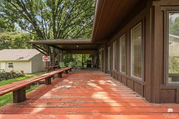 766 College Heights CIR, Manhattan, KS 66502