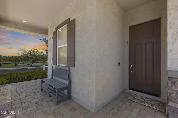 10044 E NICHOLS Avenue, Mesa, AZ 85209