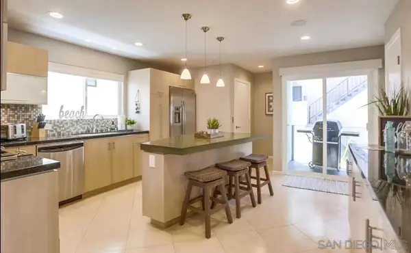 833 Rockaway Ct, San Diego, CA 92109